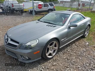 2011 Mercedes-Benz SL 550 z VIN WDBSK7BA9BF165156, wystawiony jako IAAI lot #42075223 z przebiegiem 41 313 mil mil oraz . Historia ofert i sprzedaży dostępna na DreamBid. Obrazek 17.