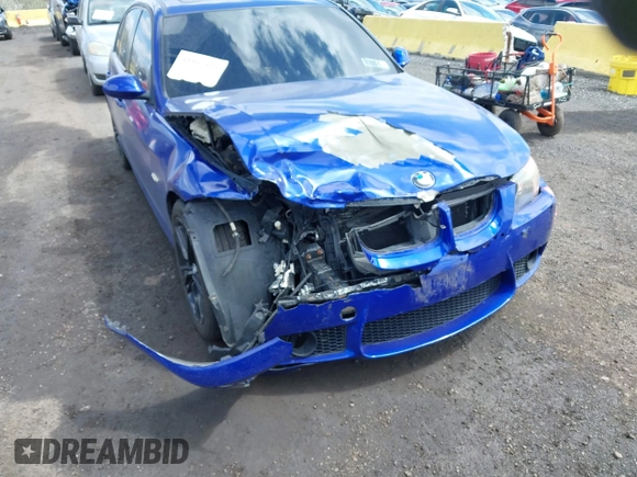 2008 BMW 3 Series 328xi z VIN WBAVC93578K043546, wystawiony jako IAAI lot #41987405 z przebiegiem Nie podano mil oraz . Historia ofert i sprzedaży dostępna na DreamBid. Obrazek 6.