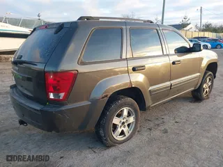 2006 Jeep Grand Cherokee Laredo with VIN 1J4GR48K06C163251, listed as a IAAI auction lot 41103169 with 186,346 mi miles. Bid and sale history available at carsss.com. Image 4.