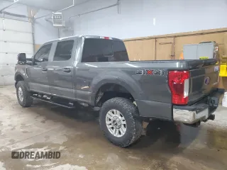 2019 Ford F-250 XL z VIN 1FT7W2B67KED61922, wystawiony jako Copart lot #63221415 z przebiegiem 133 946 mil mil oraz Czysty tytuł • Clean title. Historia ofert i sprzedaży dostępna na DreamBid. Obrazek 2.