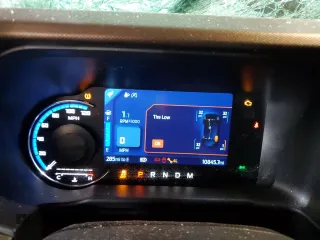 2022 Ford Bronco with VIN 1FMEE5DP3NLB22400, listed as a Copart auction lot 56229705 with 10,845 mi miles and Salvage title. Bid and sale history available at DreamBid. Image 9.