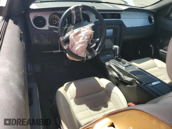2013 Ford Mustang V6 with VIN 1ZVBP8AM3D5249841, listed as a Copart auction lot 61786475 with 130,835 mi miles and Salvage title. Bid and sale history available at DreamBid. Image 8.