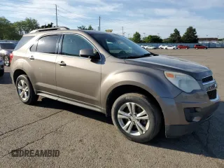 2012 Chevrolet Equinox 1LT z VIN 2GNALDEK8C6168405, wystawiony jako Copart lot #56856895 z przebiegiem 195 266 mil mil oraz Szkody całkowita. Historia ofert i sprzedaży dostępna na DreamBid. Obrazek 4.