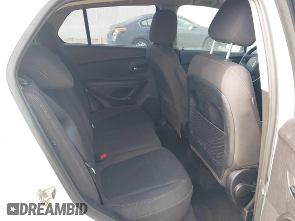 2019 Chevrolet Trax LS with VIN 3GNCJKSB0KL233670, listed as a IAAI auction lot 42161810 with 131,486 mi miles. Bid and sale history available at carsss.com. Image 8.