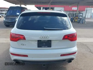 2013 Audi Q7 3.0T S line Prestige with VIN WA1DGAFE6DD006769, listed as a IAAI auction lot 41902696 with 221,058 mi miles. Bid and sale history available at carsss.com. Image 15.