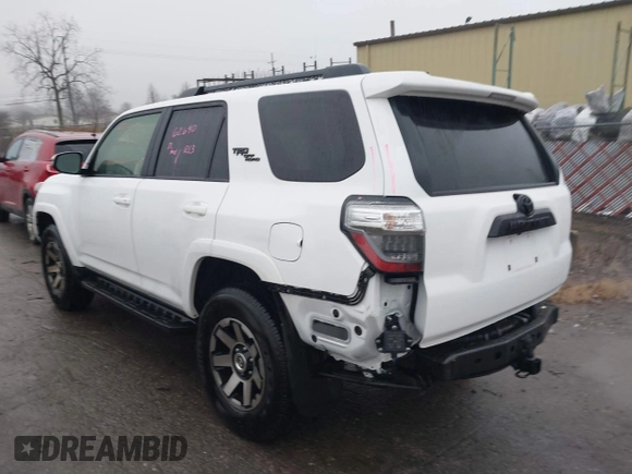 2024 Toyota 4Runner TRD Off Road z VIN JTERU5JR5R6267713, wystawiony jako IAAI lot #41096138 z przebiegiem 2 925 mil mil oraz . Historia ofert i sprzedaży dostępna na DreamBid. Obrazek 3.