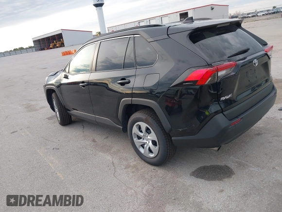 2021 Toyota RAV4 LE z VIN 2T3F1RFV8MW228120, wystawiony jako IAAI lot #42626299 z przebiegiem 72 786 mil mil oraz . Historia ofert i sprzedaży dostępna na DreamBid. Obrazek 3.