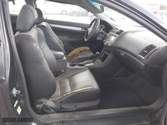 2004 Honda Accord Cpe EX with VIN 1HGCM82654A008050, listed as a IAAI auction lot 41820374 with 152,199 mi miles. Bid and sale history available at carsss.com. Image 5.