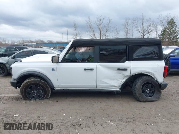 2022 Ford Bronco with VIN 1FMDE5BH2NLB90209, listed as a IAAI auction lot 41847294 with 17,721 mi miles and . Bid and sale history available at DreamBid. Image 14.