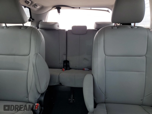 2020 Toyota Sienna XLE z VIN 5TDDZ3DC0LS231768, wystawiony jako Copart lot #54938104 z przebiegiem 47 345 mil mil oraz Szkoda całkowita • Salvage title. Historia ofert i sprzedaży dostępna na DreamBid. Obrazek 10.