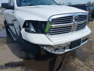 2018 Ram 1500 Lone Star Silver z VIN 1C6RR6LT0JS251829, wystawiony jako IAAI lot #41592139 z przebiegiem 49 017 mil mil oraz . Historia ofert i sprzedaży dostępna na DreamBid. Obrazek 6.