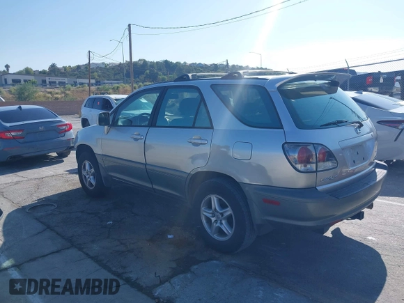 2001 Lexus RX 300 with VIN JTJGF10UX10101387, listed as a IAAI auction lot 42510195 with 327,822 mi miles and . Bid and sale history available at DreamBid. Image 3.