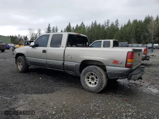 2000 Chevrolet Silverado 1500 LT with VIN 1GCEK19T0YE215802, listed as a Copart auction lot 45999925 with 247,187 mi miles and Salvage Title. Bid and sale history available at carsss.com. Image 2.