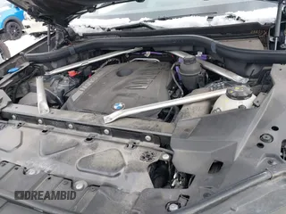 2024 BMW X5 xDrive40i z VIN 5UX23EU06R9S09659, wystawiony jako IAAI lot #41444238 z przebiegiem 26 923 mil mil oraz . Historia ofert i sprzedaży dostępna na DreamBid. Obrazek 10.