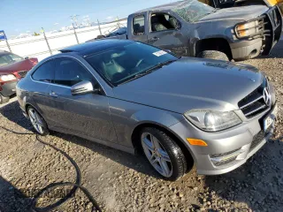 2015 Mercedes-Benz C 250 z VIN WDDGJ4HB5FG373601, wystawiony jako Copart lot #56018065 z przebiegiem 104 753 mil mil oraz Czysty tytuł • Clean title. Historia ofert i sprzedaży dostępna na DreamBid. Obrazek 4.