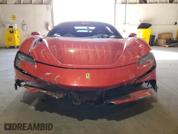 2021 Ferrari SF90 z VIN ZFF95NLA8M0263161, wystawiony jako Copart lot #44430285 z przebiegiem 6090 mil mil oraz Tytuł czysty. Historia ofert i sprzedaży dostępna na DreamBid. Obrazek 5.