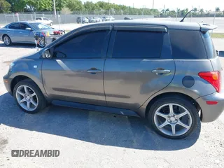 2005 Scion xA z VIN JTKKT624450127059, wystawiony jako IAAI lot #41828241 z przebiegiem 173 352 mil mil oraz . Historia ofert i sprzedaży dostępna na DreamBid. Obrazek 14.