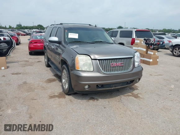 2011 GMC Yukon XL SLT z VIN 1GKS1KE07BR183572, wystawiony jako IAAI lot #42310565 z przebiegiem 341 982 mil mil oraz . Historia ofert i sprzedaży dostępna na DreamBid. Obrazek 1.