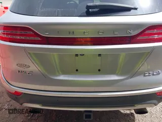 2015 Lincoln MKC with VIN 5LMTJ2AH8FUJ23341, listed as a IAAI auction lot 41828159 with 103,562 mi miles. Bid and sale history available at carsss.com. Image 3.