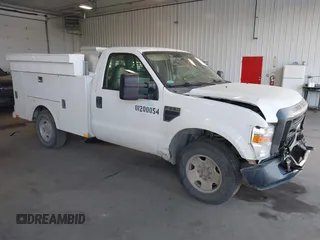 2010 Ford F-250 XL z VIN 1FTNF2A57AEA49825, wystawiony jako IAAI lot #42242032 z przebiegiem 188 085 mil mil oraz . Historia ofert i sprzedaży dostępna na DreamBid. Obrazek 1.