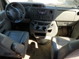 2010 Ford Econoline Passenger XL z VIN 1FBSS3BL5ADA47325, wystawiony jako Copart lot #72460344 z przebiegiem 378 102 mil mil oraz Szkoda całkowita • Salvage title. Historia ofert i sprzedaży dostępna na DreamBid. Obrazek 8.