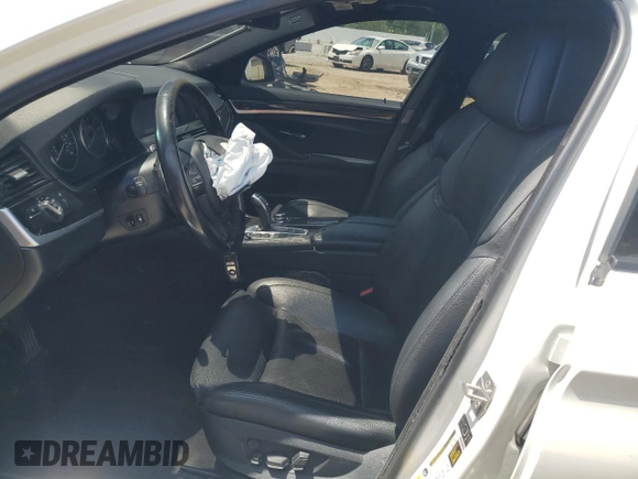 2013 BMW 5 Series 535i xDrive z VIN WBAFU7C59DDU73258, wystawiony jako Copart lot #56858785 z przebiegiem Nie podano mil oraz Szkoda całkowita • Salvage title. Historia ofert i sprzedaży dostępna na DreamBid. Obrazek 7.