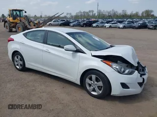 2013 Hyundai Elantra GLS z VIN 5NPDH4AE7DH328536, wystawiony jako IAAI lot #42138081 z przebiegiem 105 199 mil mil oraz . Historia ofert i sprzedaży dostępna na DreamBid. Obrazek 1.