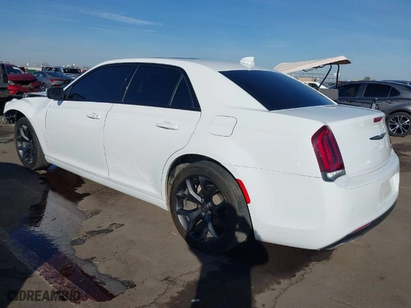 2021 Chrysler 300 with VIN 2C3CCABG8MH537354, listed as a IAAI auction lot 41623955 with NaN miles. Bid and sale history available at carsss.com. Image 3.