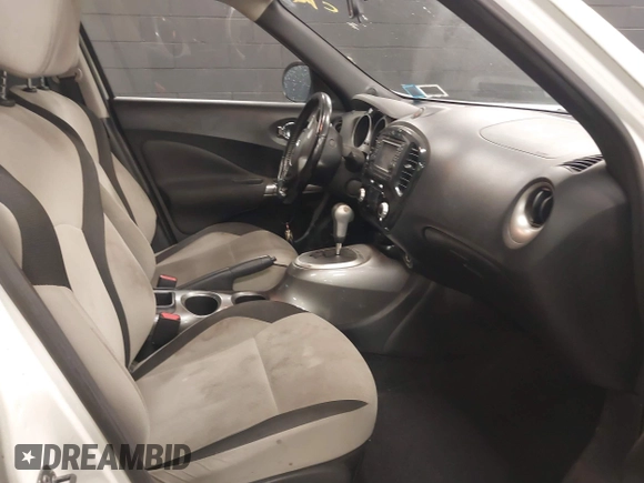 2014 Nissan Juke S with VIN JN8AF5MV2ET357647, listed as a IAAI auction lot 41414352 with 251,842 mi miles. Bid and sale history available at carsss.com. Image 5.