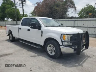2017 Ford F-250 XL with VIN 1FT7W2A61HEB68868, listed as a Copart auction lot 55811175 with 180,279 mi miles and Clean title. Bid and sale history available at DreamBid. Image 4.