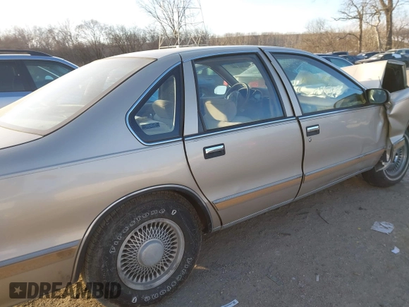 1996 Chevrolet Caprice 1SA Special Value с VIN 1G1BL52W4TR143783, выставлен на аукционе IAAI как лот 41376495 с пробегом Не указан миль и . История ставок и продаж доступна на DreamBid. Изображение 13.