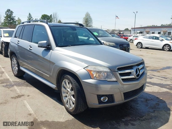 2010 Mercedes-Benz GLK-Class GLK 350 with VIN WDCGG8HB3AF500712, listed as a IAAI auction lot 41914659 with 197,798 mi miles. Bid and sale history available at carsss.com. Image 1.