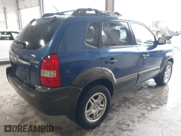 2007 Hyundai Tucson SE with VIN KM8JN72D77U671520, listed as a IAAI auction lot 41255727 with 181,374 mi miles and . Bid and sale history available at DreamBid. Image 4.