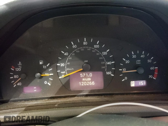 2001 Mercedes-Benz CLK 320/430 z VIN WDBLK65G01T079748, wystawiony jako Copart lot #50126715 z przebiegiem 120 266 mil mil oraz Szkoda całkowita • Salvage title. Historia ofert i sprzedaży dostępna na DreamBid. Obrazek 9.