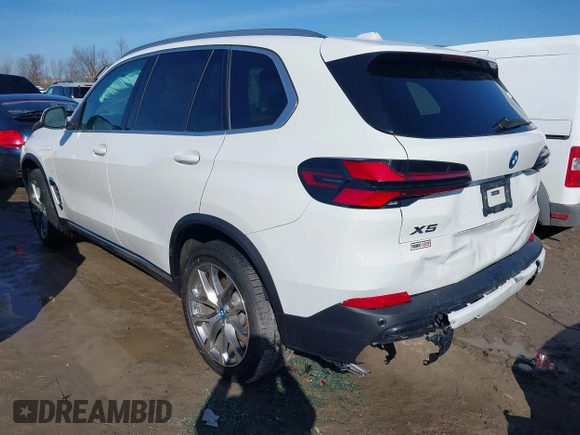 2024 BMW X5 xDrive50e with VIN 5UX43EU0XR9U35163, listed as a IAAI auction lot 41780918 with 17,679 mi miles. Bid and sale history available at carsss.com. Image 3.