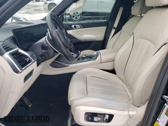 2024 BMW X7 M60i with VIN 5UX33EM02R9S12112, listed as a Copart auction lot 88053915 with 82,393 mi miles and Salvage Title. Bid and sale history available at carsss.com. Image 7.