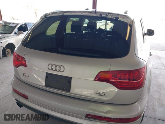 2015 Audi Q7 3.0T Premium with VIN WA1CGAFE9FD026724, listed as a IAAI auction lot 41740073 with 71,505 mi miles. Bid and sale history available at carsss.com. Image 6.