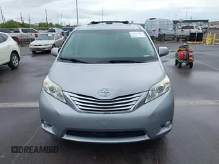 2012 Toyota Sienna XLE AAS z VIN 5TDYK3DC1CS192310, wystawiony jako IAAI lot #41379303 z przebiegiem 119 524 mil mil oraz . Historia ofert i sprzedaży dostępna na DreamBid. Obrazek 12.