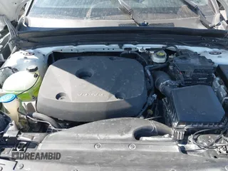 2021 Volvo XC40 R-Design z VIN YV4AC2HM8M2562007, wystawiony jako IAAI lot #42047885 z przebiegiem Nie podano mil oraz . Historia ofert i sprzedaży dostępna na DreamBid. Obrazek 10.