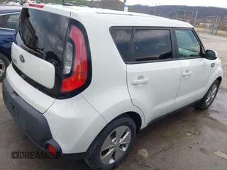 2016 Kia Soul with VIN KNDJN2A27G7259989, listed as a IAAI auction lot 39006527 with 106,751 mi miles. Bid and sale history available at carsss.com. Image 4.