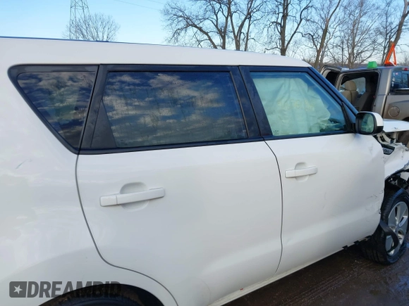2016 Kia Soul with VIN KNDJN2A2XG7407133, listed as a IAAI auction lot 41650137 with 40,285 mi miles. Bid and sale history available at carsss.com. Image 14.