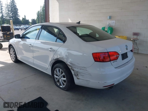 2013 Volkswagen Jetta SE with VIN 3VWDP7AJ3DM450335, listed as a IAAI auction lot 42575198 with 100,184 mi miles and . Bid and sale history available at DreamBid. Image 3.