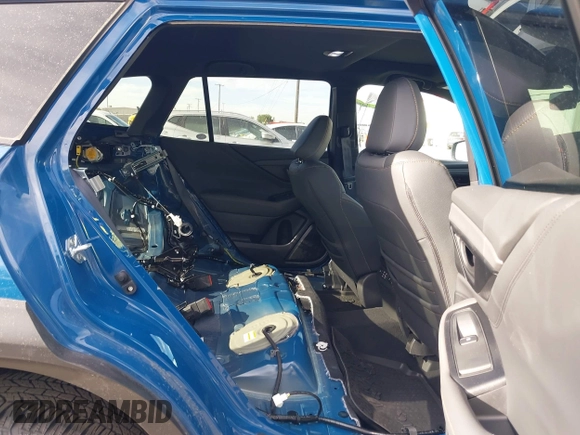 2025 Subaru Outback Wilderness z VIN 4S4BTGUD0S3167493, wystawiony jako IAAI lot #42242997 z przebiegiem 2 214 mil mil oraz . Historia ofert i sprzedaży dostępna na DreamBid. Obrazek 8.