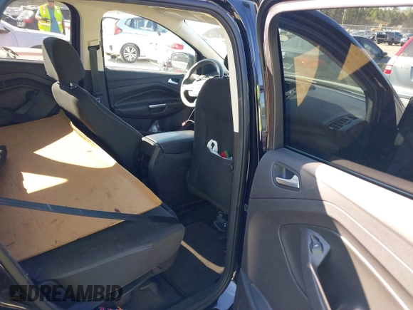 2017 Ford Escape SE with VIN 1FMCU0GD6HUE12367, listed as a IAAI auction lot 41899960 with 121,871 mi miles and . Bid and sale history available at DreamBid. Image 8.