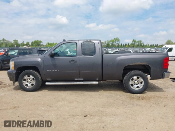 2011 Chevrolet Silverado 1500 LT with VIN 1GCRCSE02BZ353972, listed as a IAAI auction lot 42267520 with 164,257 mi miles and . Bid and sale history available at DreamBid. Image 14.