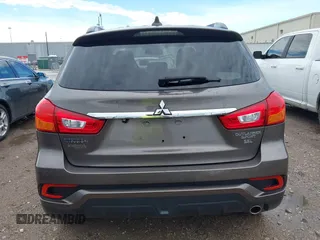 2018 Mitsubishi Outlander SEL z VIN JA4AP4AW4JU018385, wystawiony jako IAAI lot #42460235 z przebiegiem 83 910 mil mil oraz . Historia ofert i sprzedaży dostępna na DreamBid. Obrazek 16.