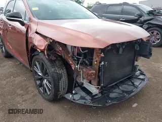 2024 Lexus RX 350 z VIN 2T2BAMCA7RC054055, wystawiony jako IAAI lot #42307956 z przebiegiem 20 060 mil mil oraz . Historia ofert i sprzedaży dostępna na DreamBid. Obrazek 6.