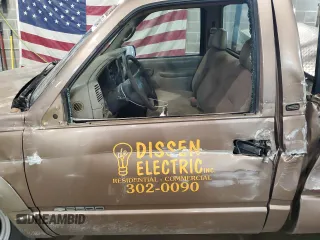 1997 Chevrolet Silverado 2500 z VIN 1GCGK24R4VZ218989, wystawiony jako Copart lot #81666954 z przebiegiem 286 219 mil mil oraz Szkoda całkowita • Salvage title. Historia ofert i sprzedaży dostępna na DreamBid. Obrazek 7.