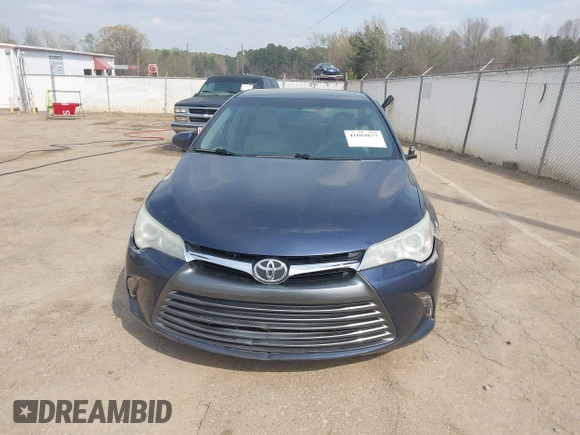 2015 Toyota Camry XLE z VIN 4T1BF1FK6FU944436, wystawiony jako IAAI lot #41884677 z przebiegiem 242 571 mil mil oraz . Historia ofert i sprzedaży dostępna na DreamBid. Obrazek 13.