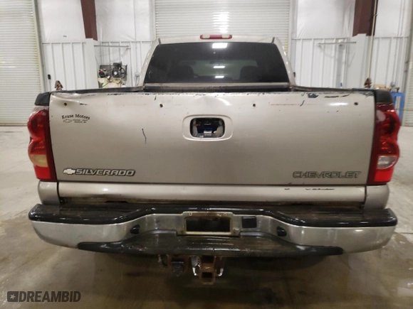 2003 Chevrolet Silverado 1500HD LT with VIN 1GCGK13U93F134049, listed as a Copart auction lot 77205124 with 260,001 mi miles and Salvage Title. Bid and sale history available at carsss.com. Image 6.